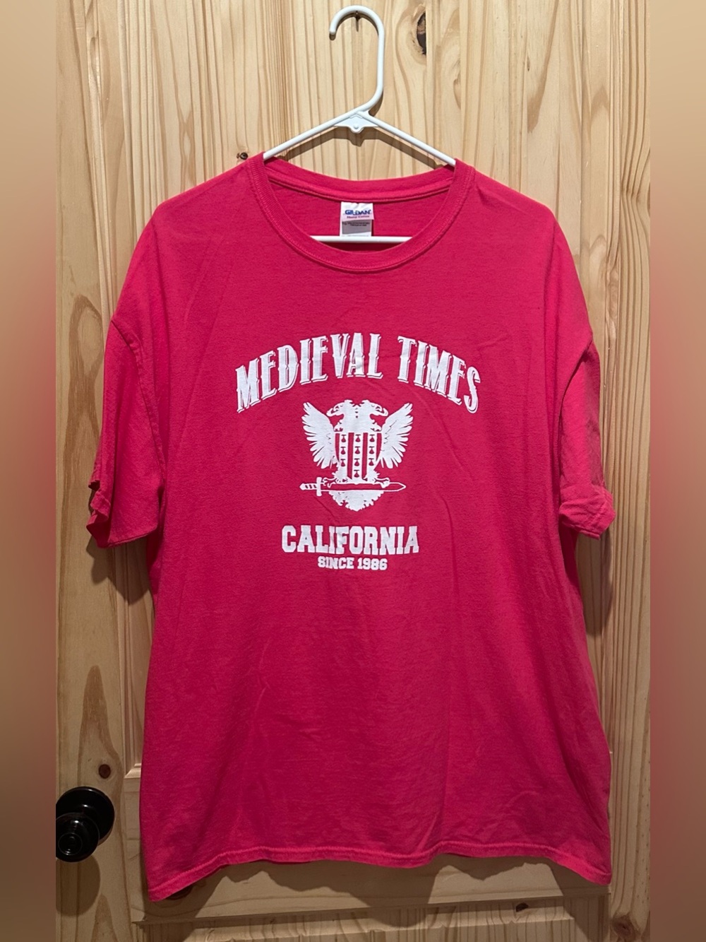 Gildan Medieval Times California Hot Pink Heavy Cotton Tee Womens XL